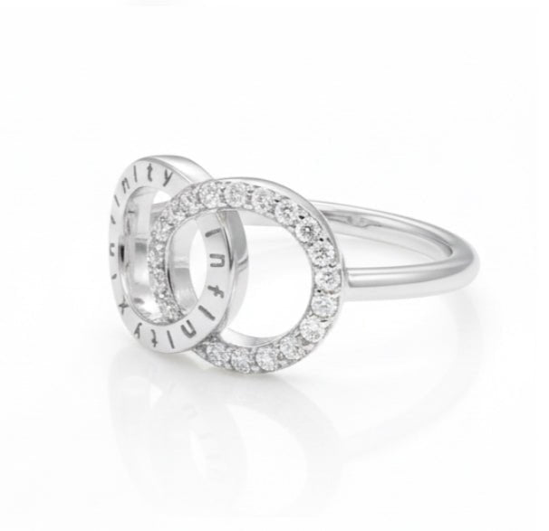 Designer ring white gold