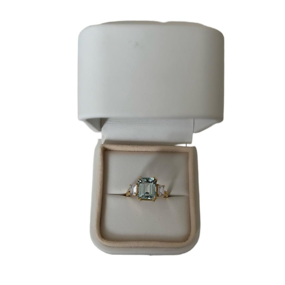 Aquamarine Diamond ring 18k yellow gold