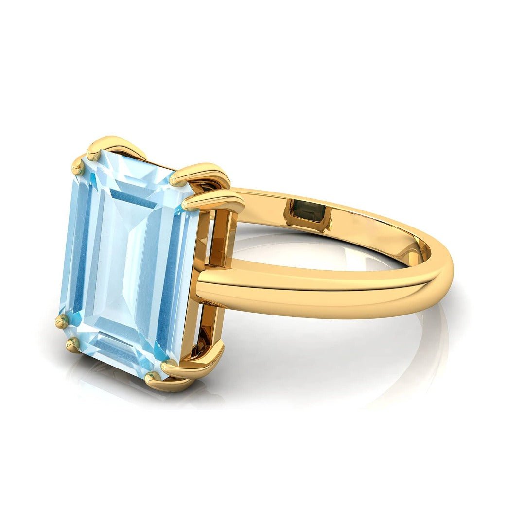 Aquarmarine 18k gold ring