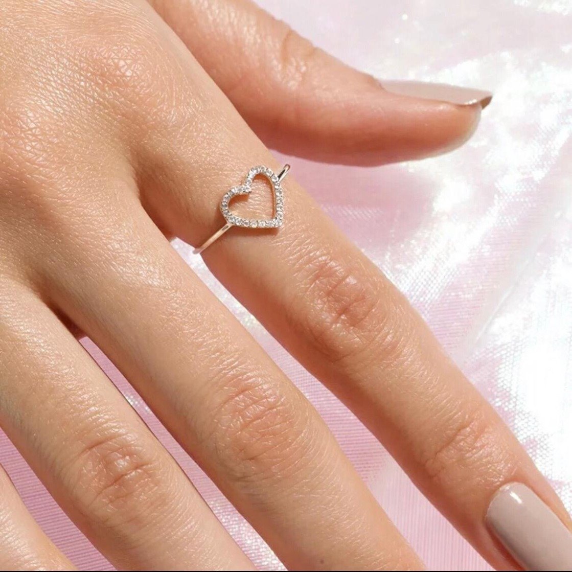 Cute Heart Ring/18K White Gold & Cubic Zirconia - infinityXinfinity.co.uk