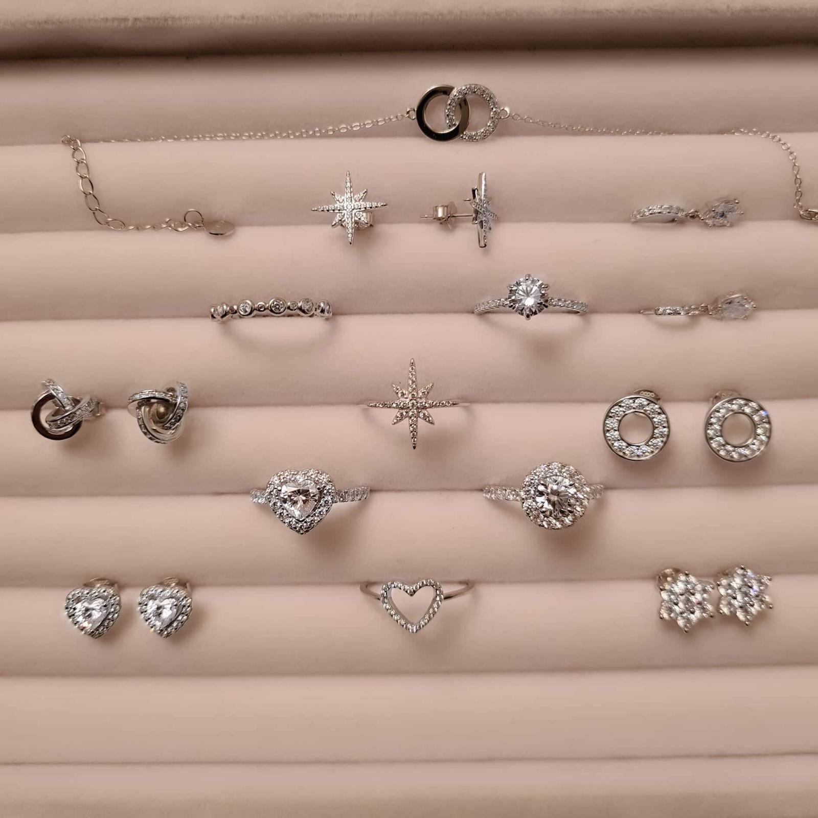 Starburst Stud Earrings/18K White Gold & Cubic Zirconia - infinityXinfinity.co.uk