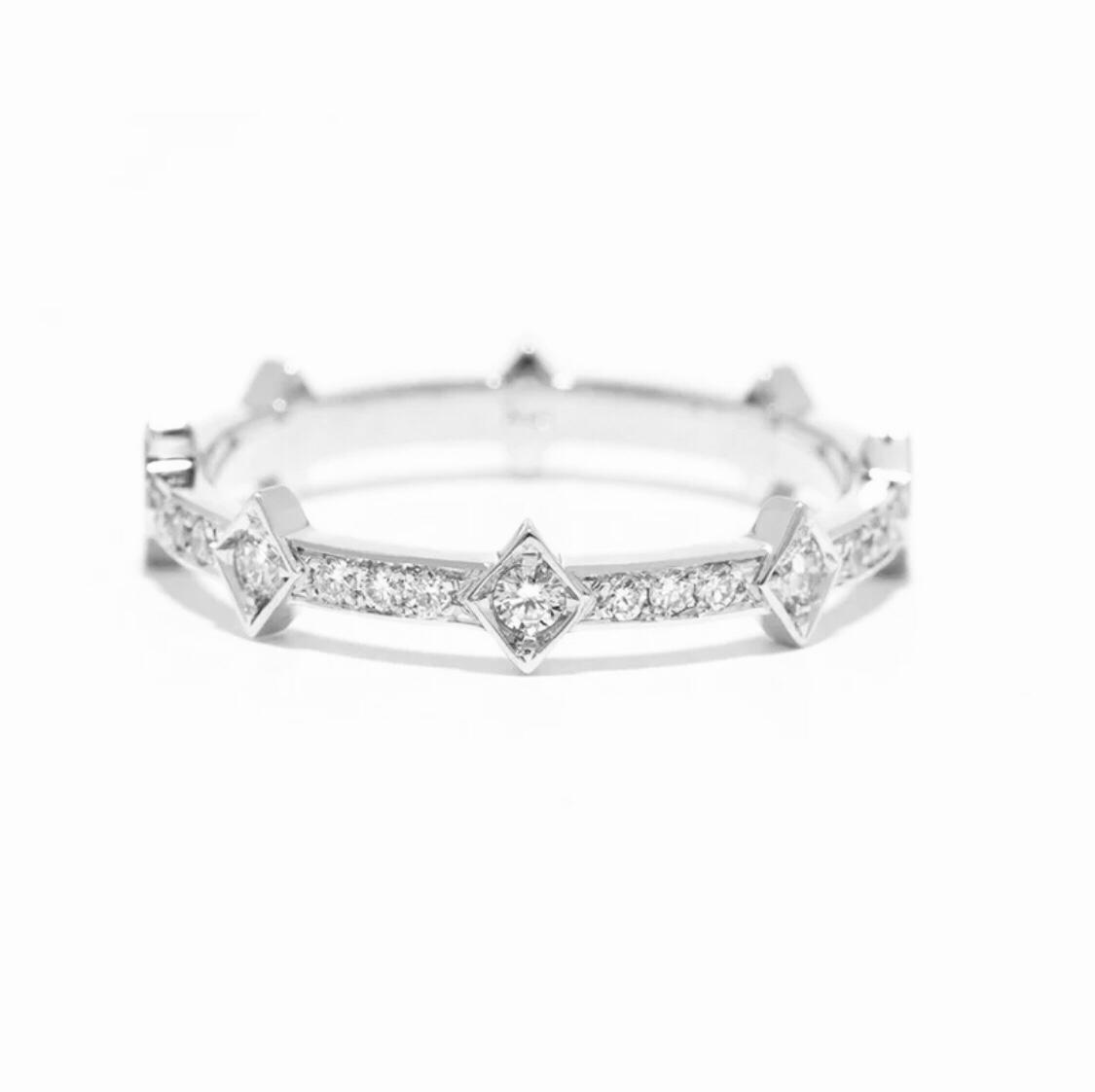 Crown Eternity With Side Stones Ring/18k White Gold & Premium Cubic Zirconia - infinityXinfinity.co.uk